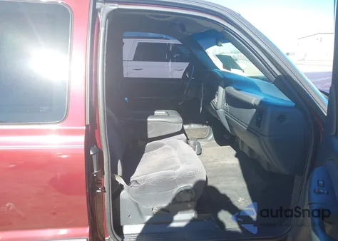 2001 Chevrolet Silverado 1500 Ls z USA, uszkodzony, nr VIN 2GCEC19T111275009